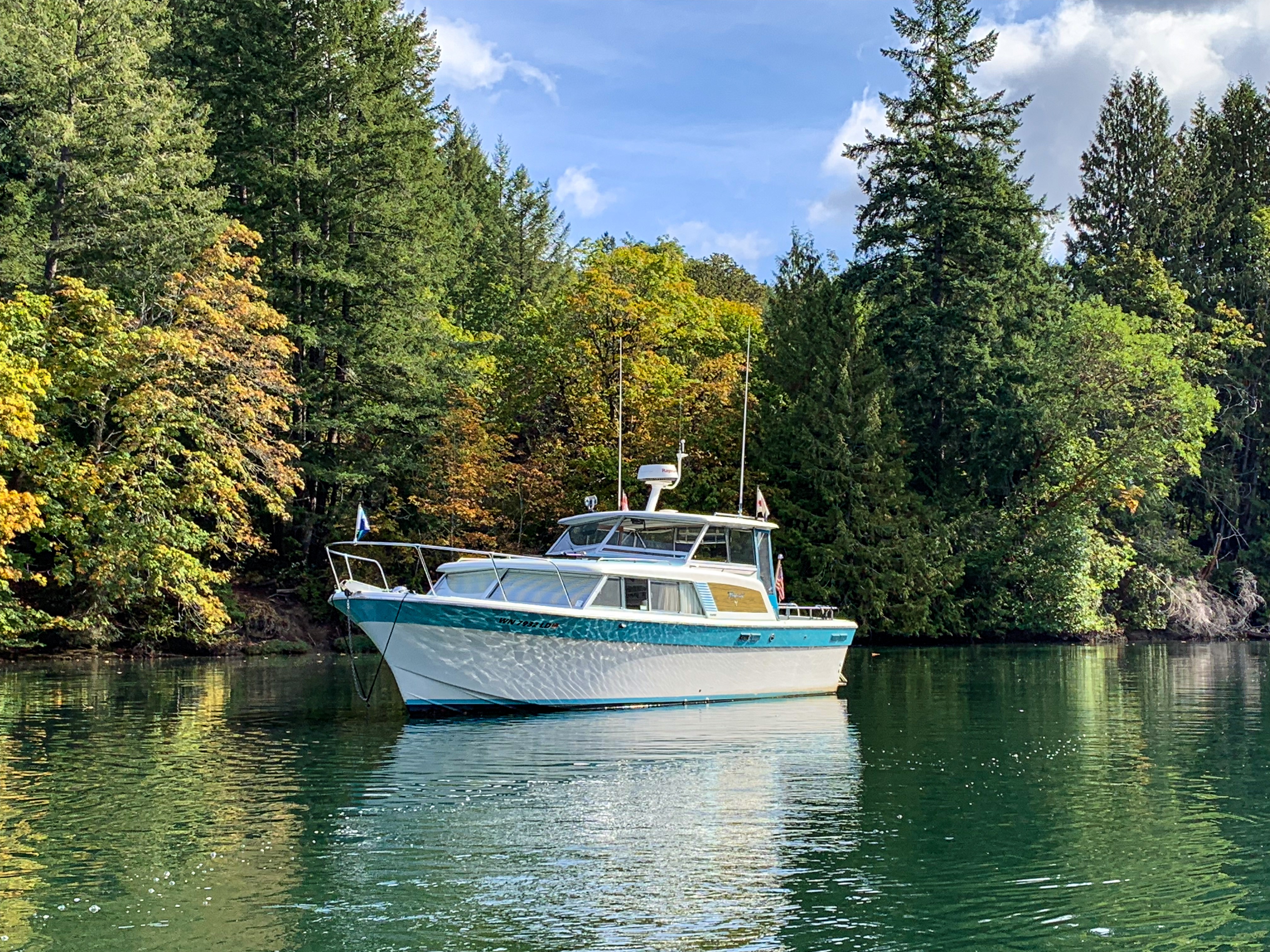 Sale Pending For Sale 1970 Tollycraft 28 Royal Express Cruiser 